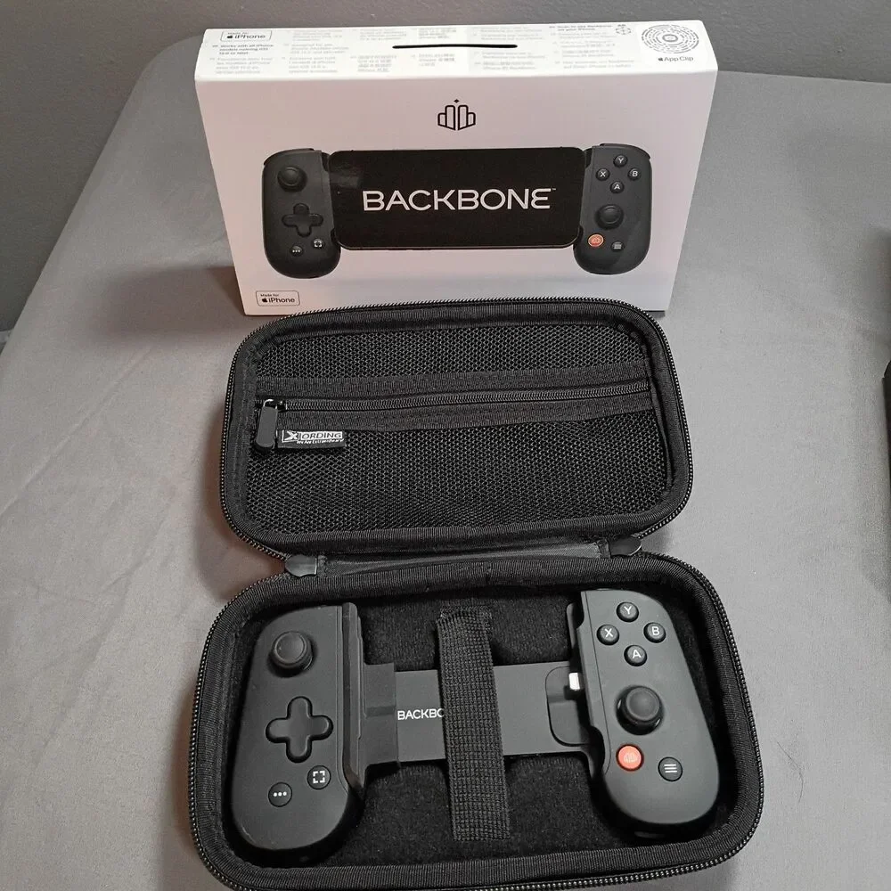 Backbone One Controller for iPhone Lightning Compatible BB-02-B-R with hard case